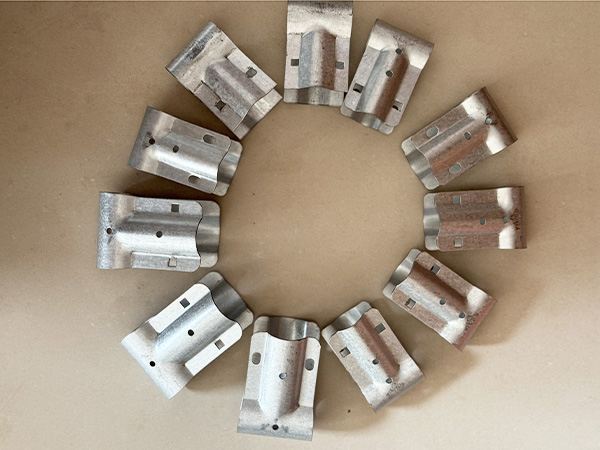 Greenhouse post to arch tube connecting bracket